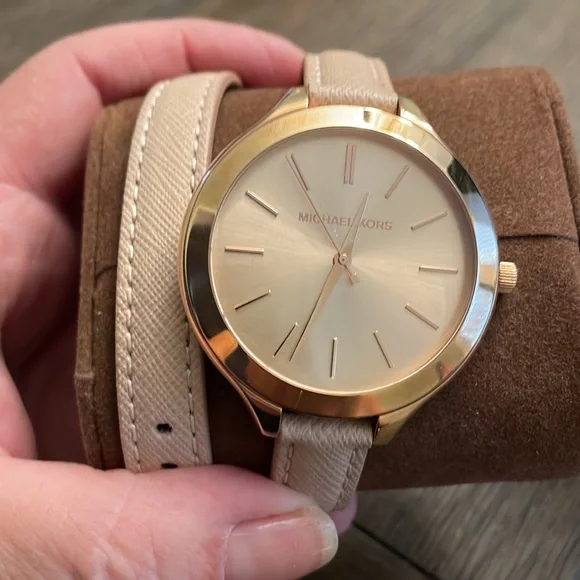 Michael Kors Watch EUC worn 2x!!!! Michael Kors | Accessories | Michael Kors Watch Silver And  main image 4